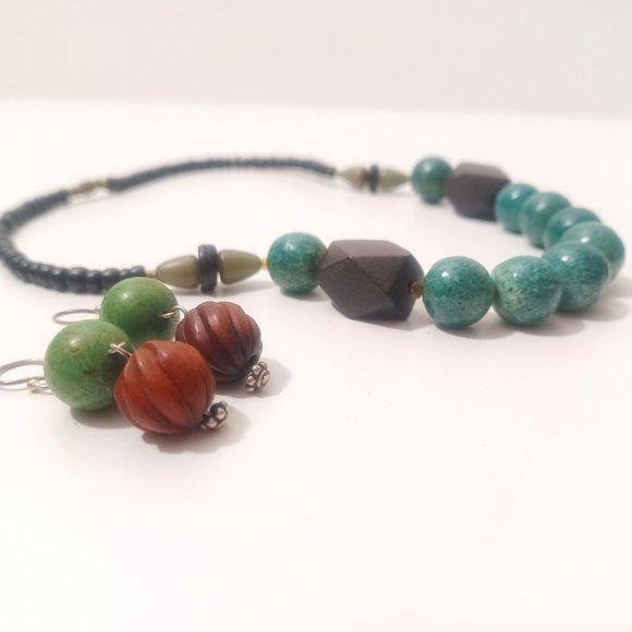 Vintage 1980s Geometric Green Brown Wooden Bead Necklace and Earrings Set - Picture 2 of 2